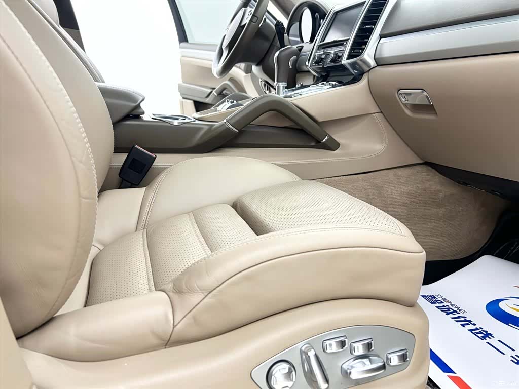 Porsche Cayenne, 2012 10
