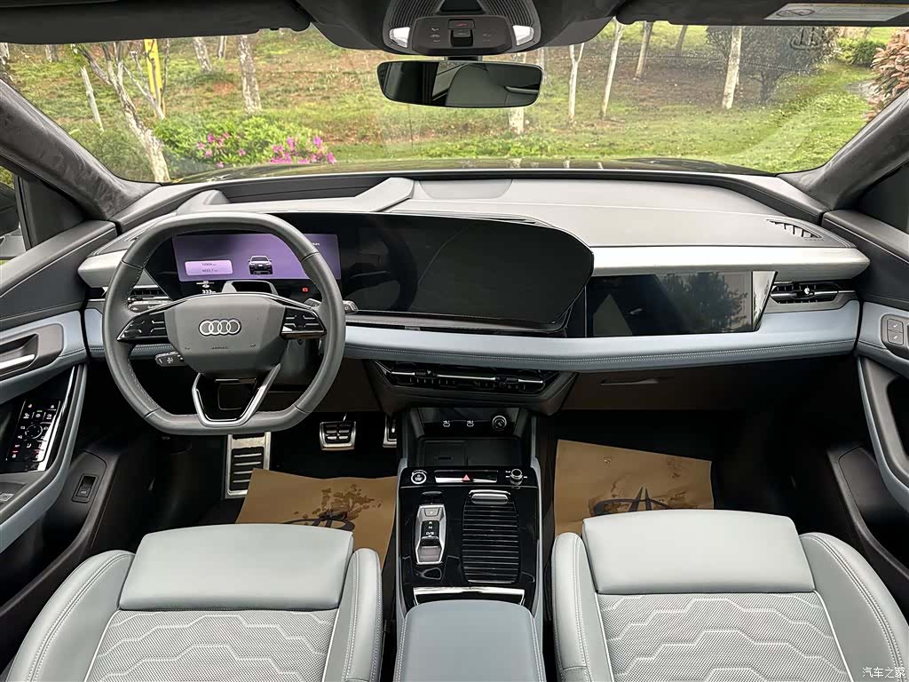 Audi e-tron, 2025 все фото