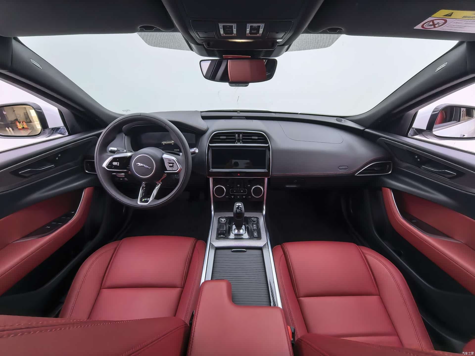 Land Rover XEL, 2022 6