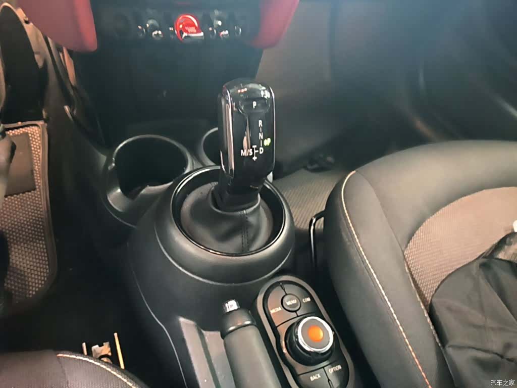 Mini ONE, 2020 10