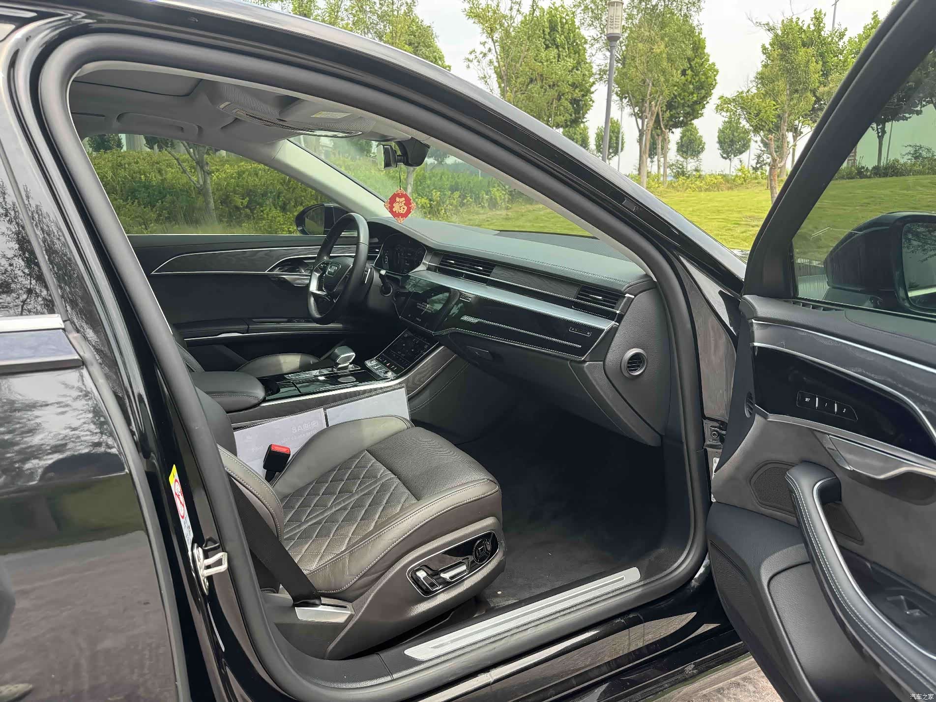 Audi A8L, 2022 6