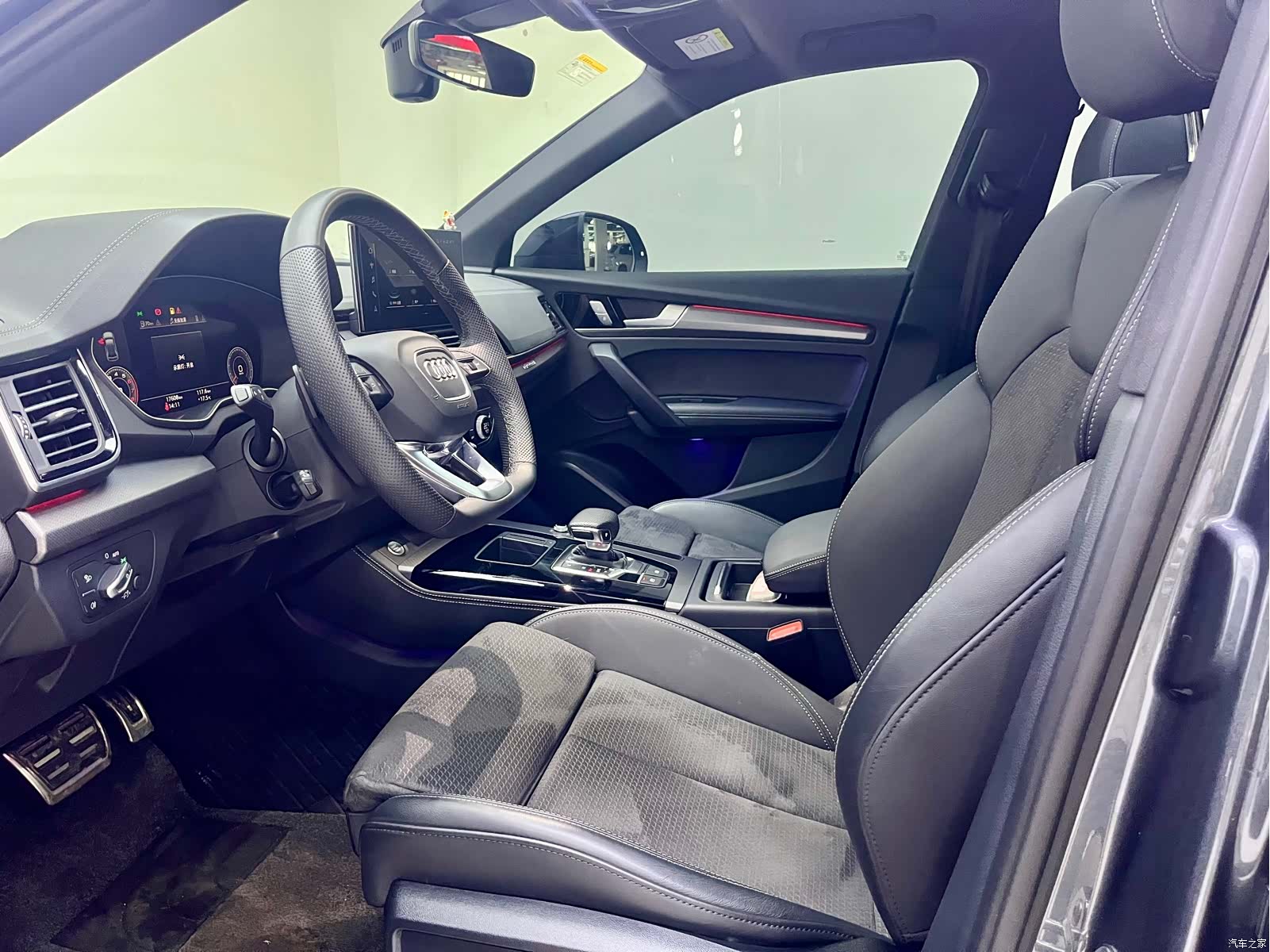 Audi Q5L, 2025 12