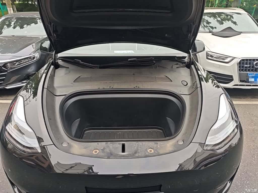 Tesla Model Y, 2023 20
