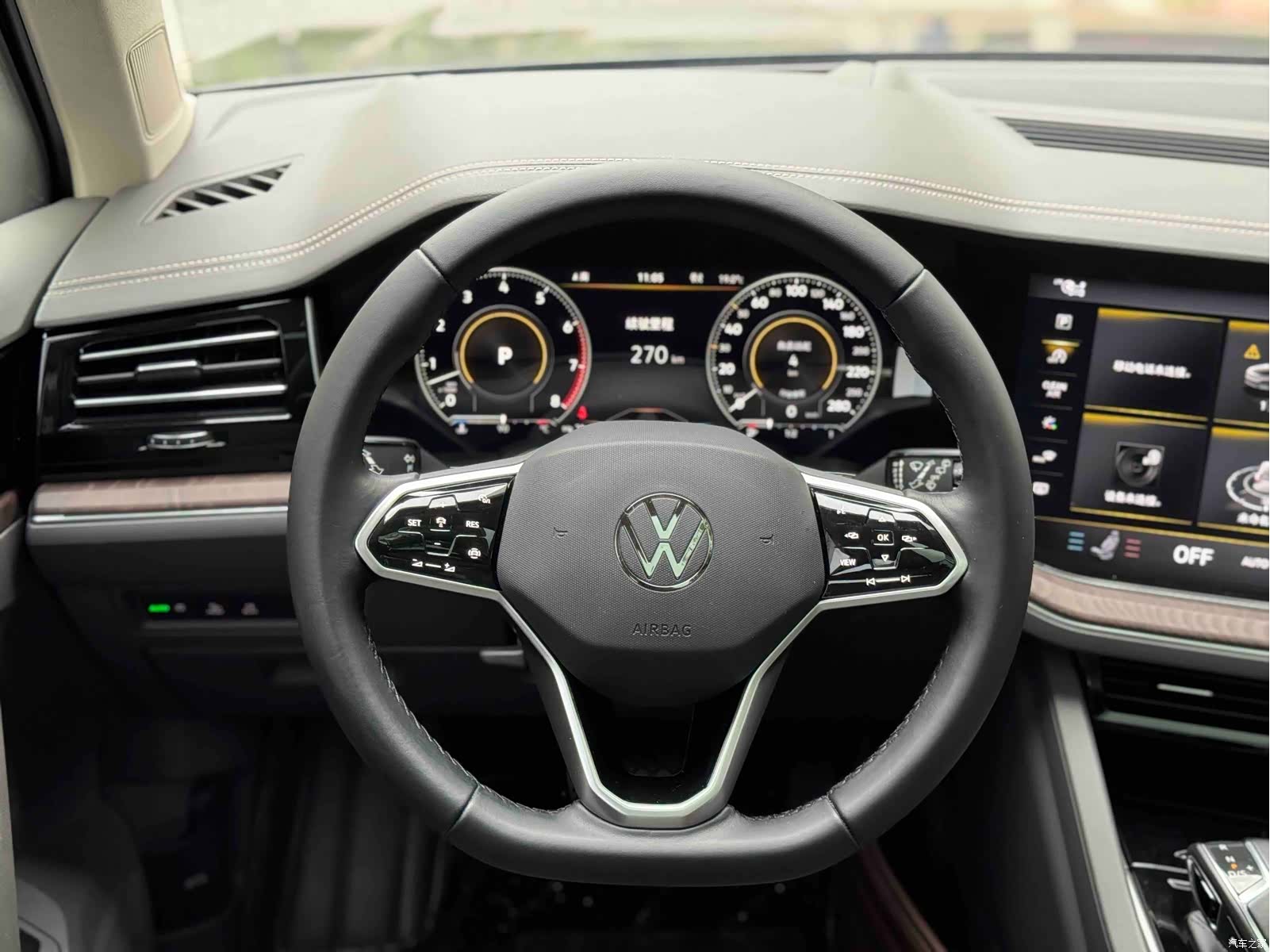 Volkswagen Touareg, 2023 3