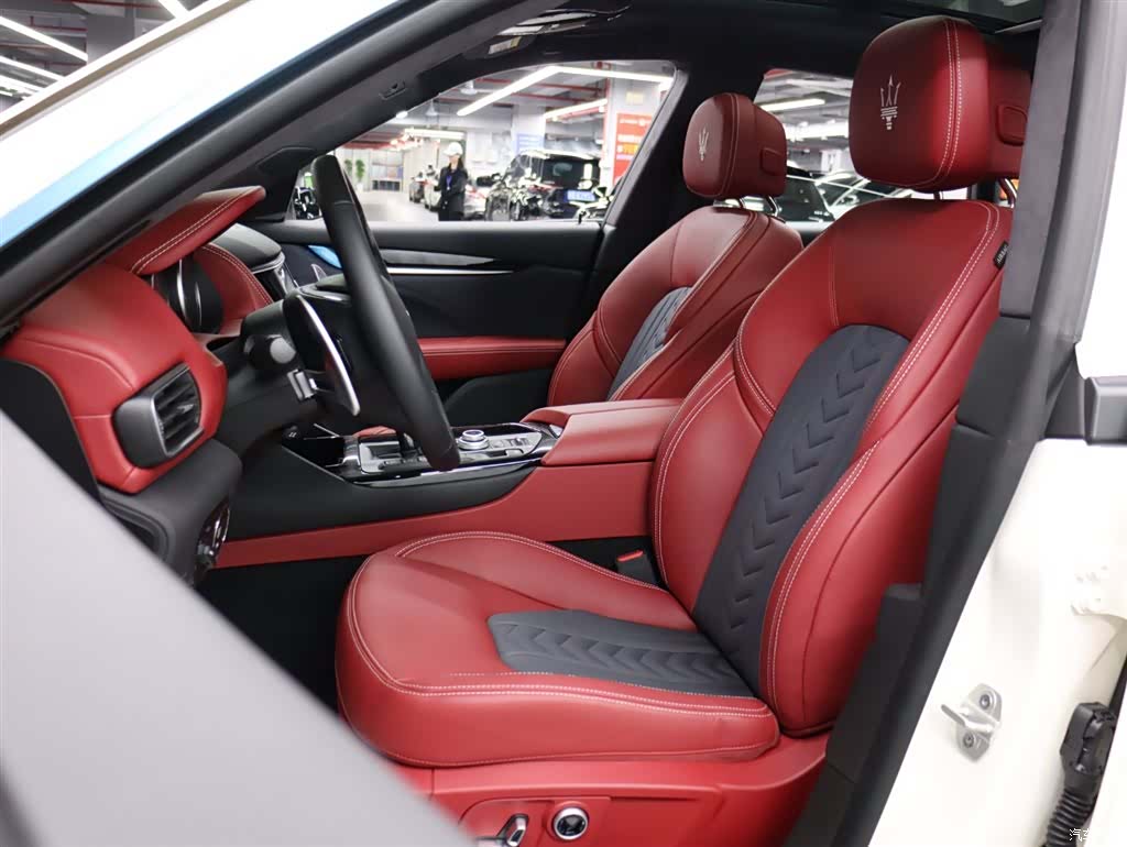 Maserati Levante, 2024 9