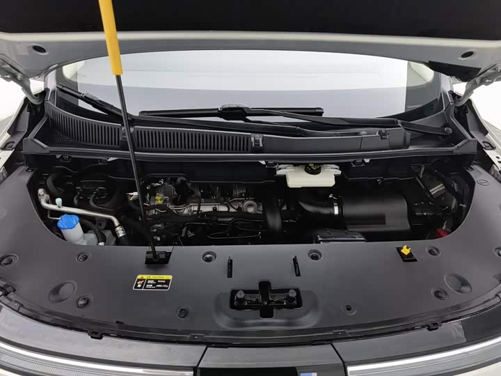 Bestune M9 2023 2.0T zun xiang xing