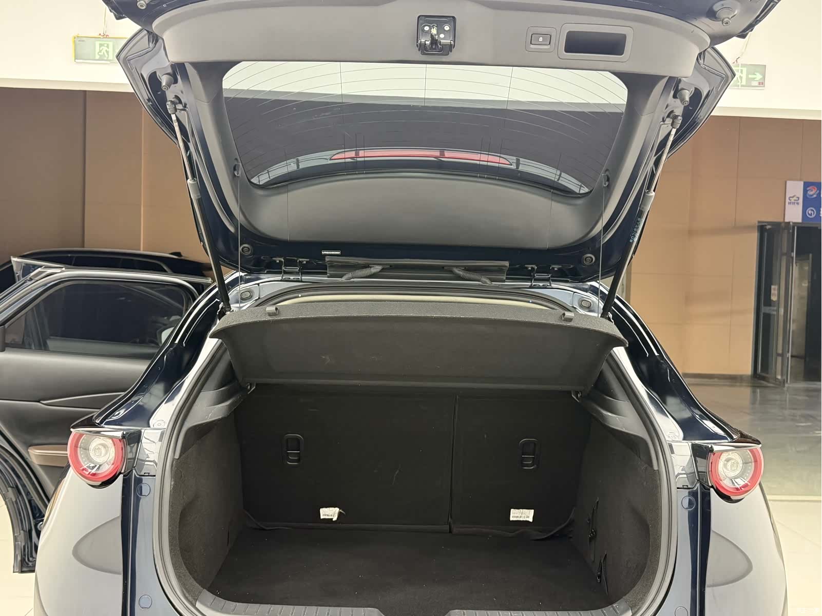 Mazda CX-30, 2022 11