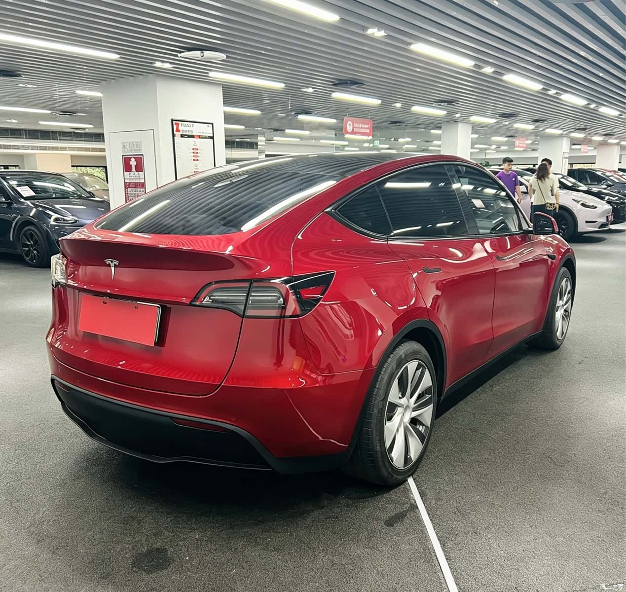 Tesla Model Y, 2022 4