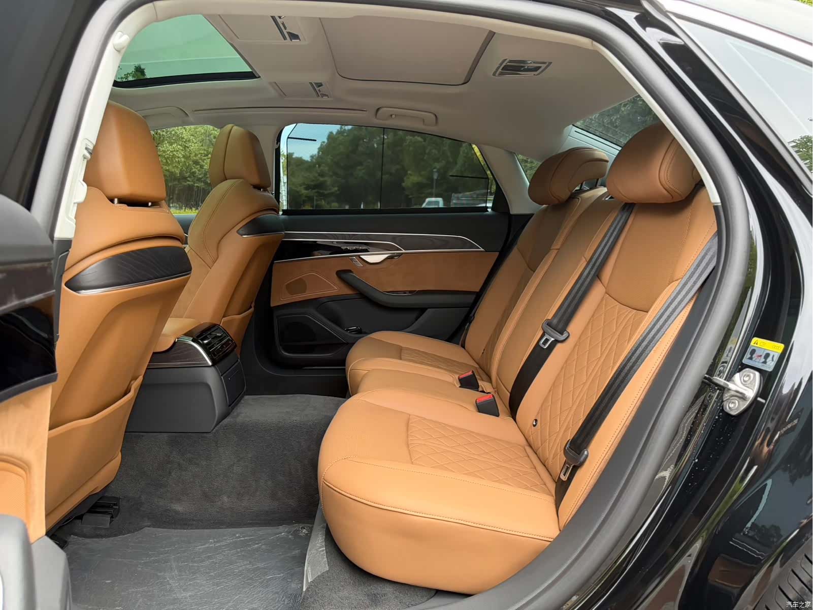 Audi A8L, 2022 11