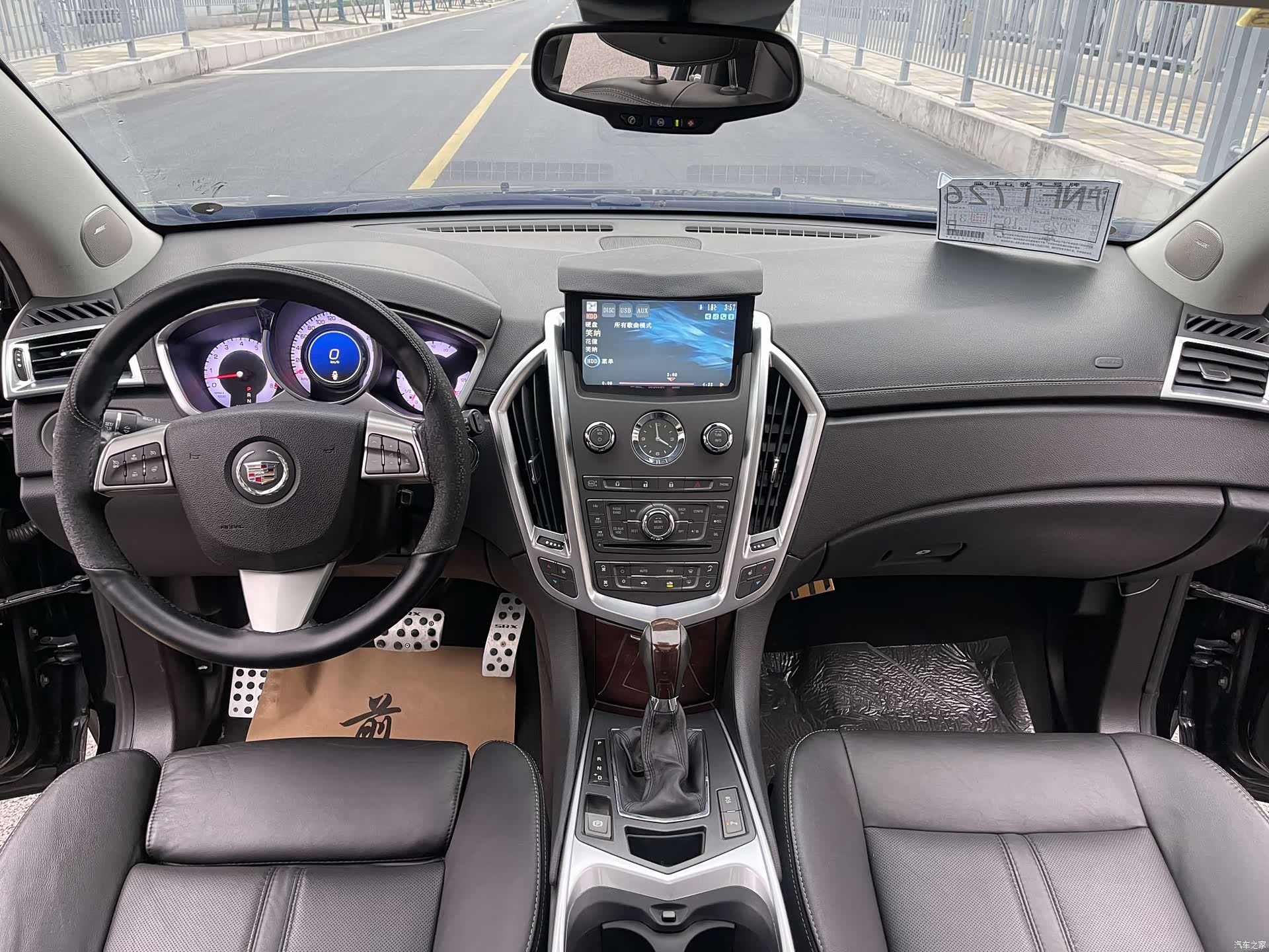 Cadillac SRX, 2012 8