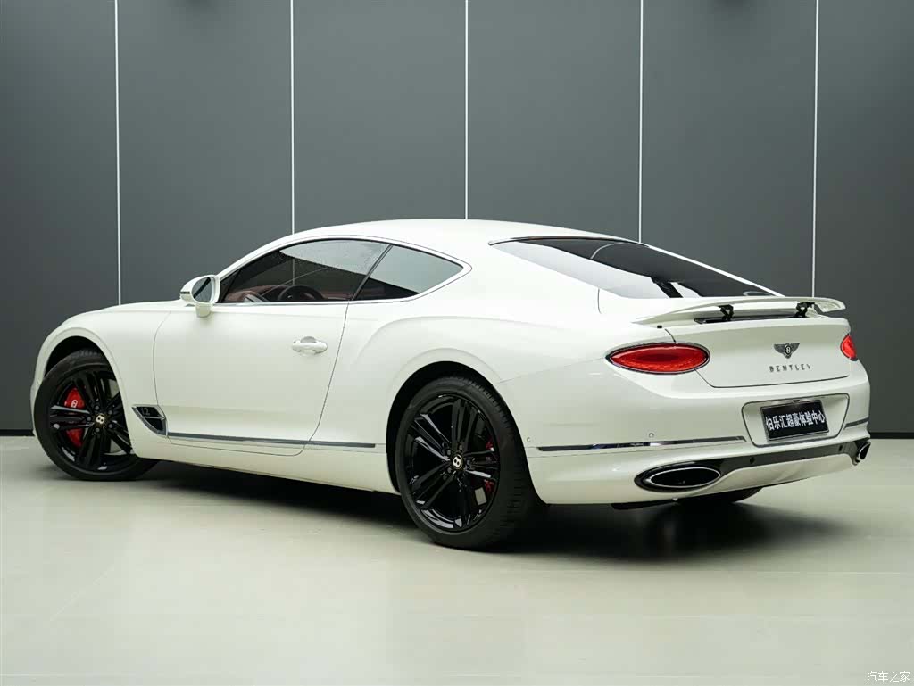 Bentley Continental GT, 2020 все фото