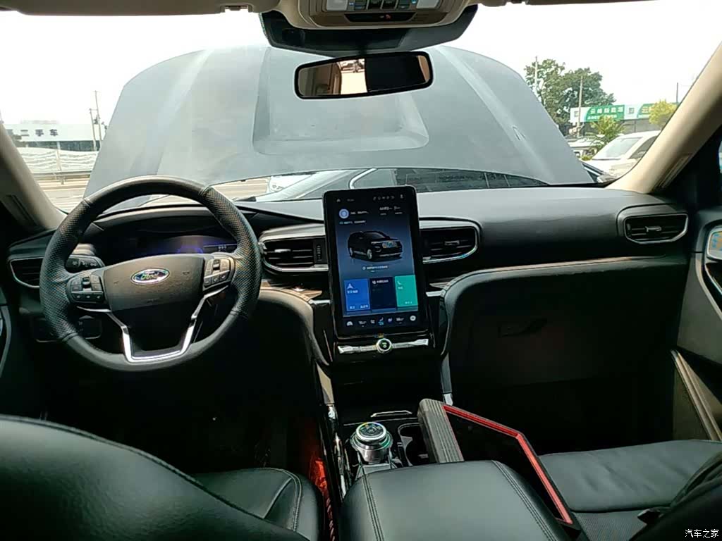 Ford Explorer, 2022 10