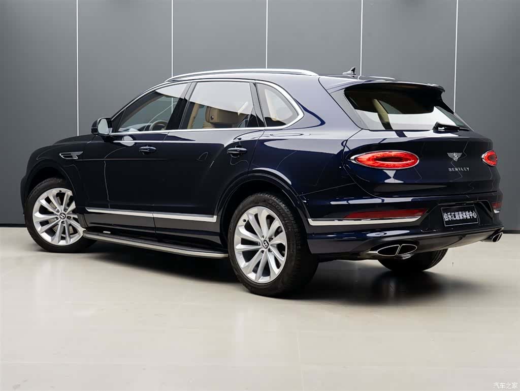 Bentley Bentayga, 2024 все фото