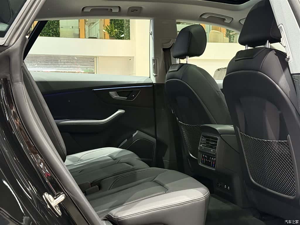 Audi Q8, 2025 26