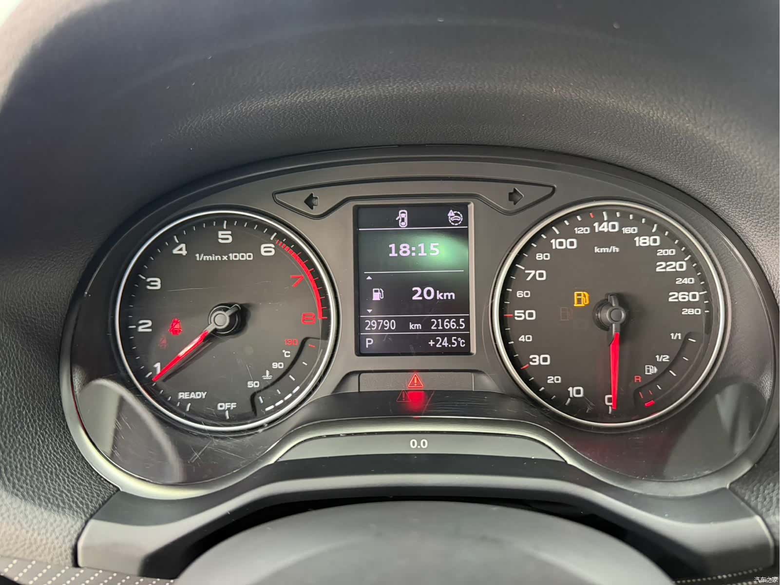 Audi Q2L, 2023 22