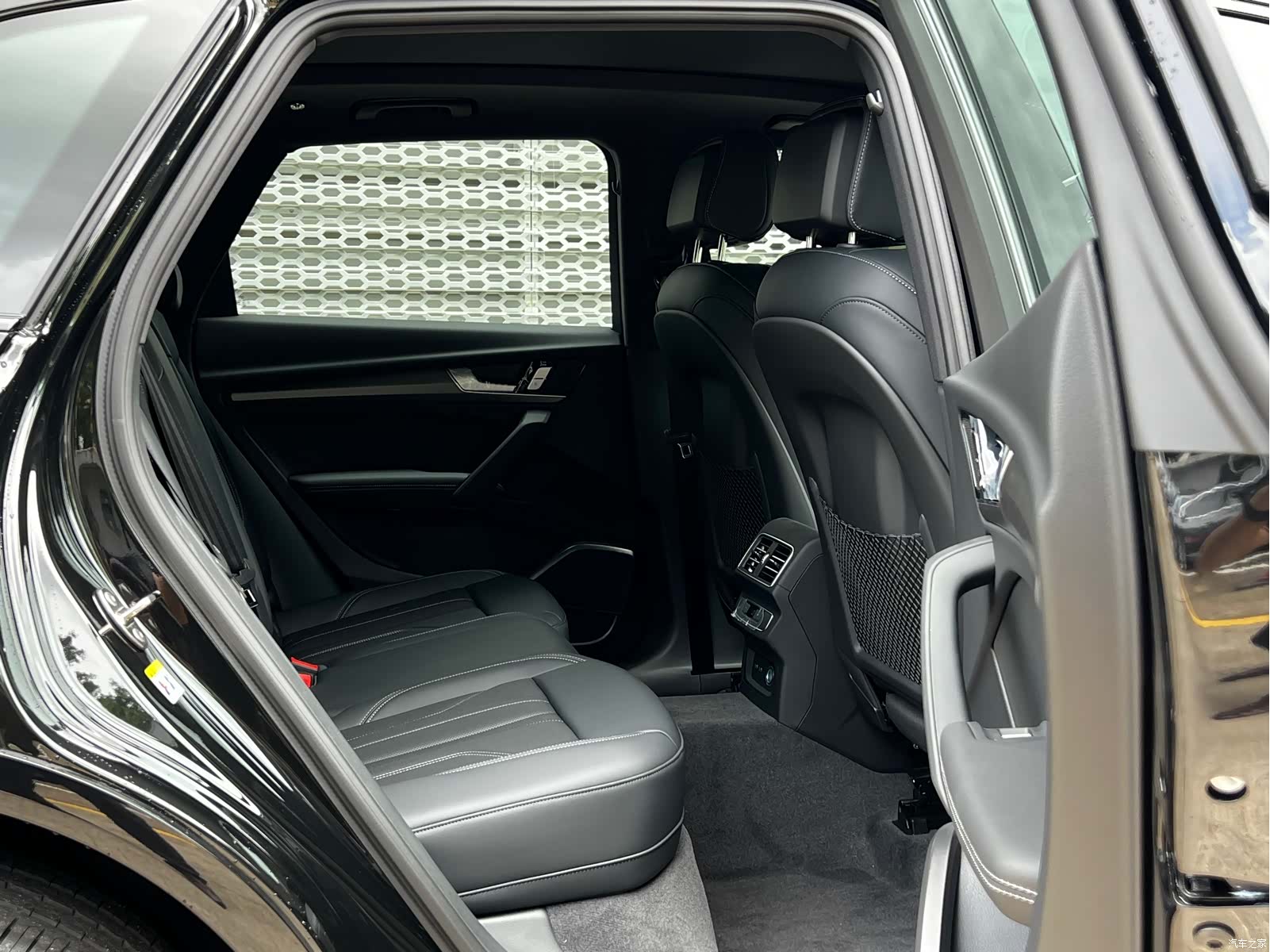 Audi Q5L, 2025 23