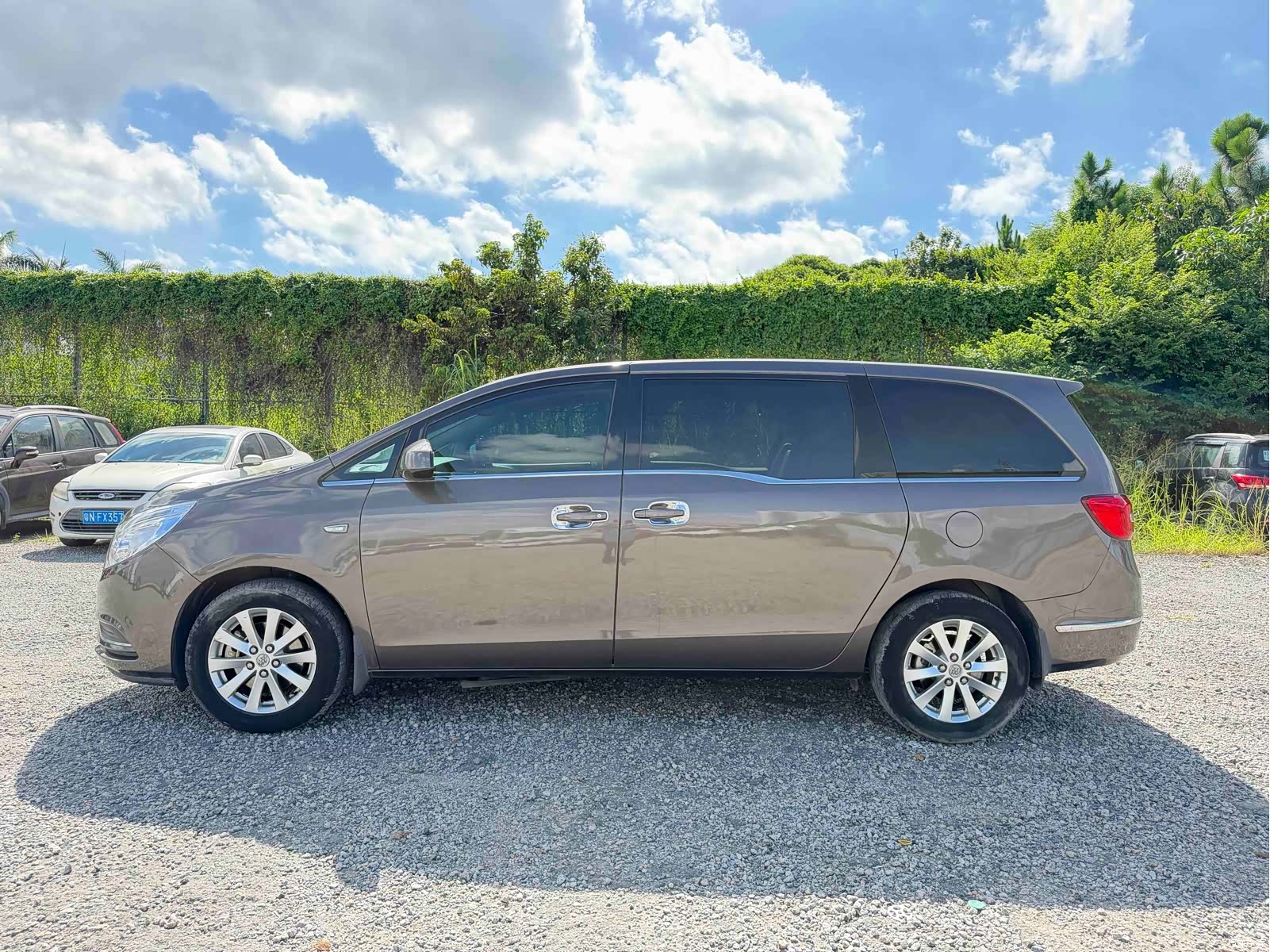 Buick GL8, 2017 все фото