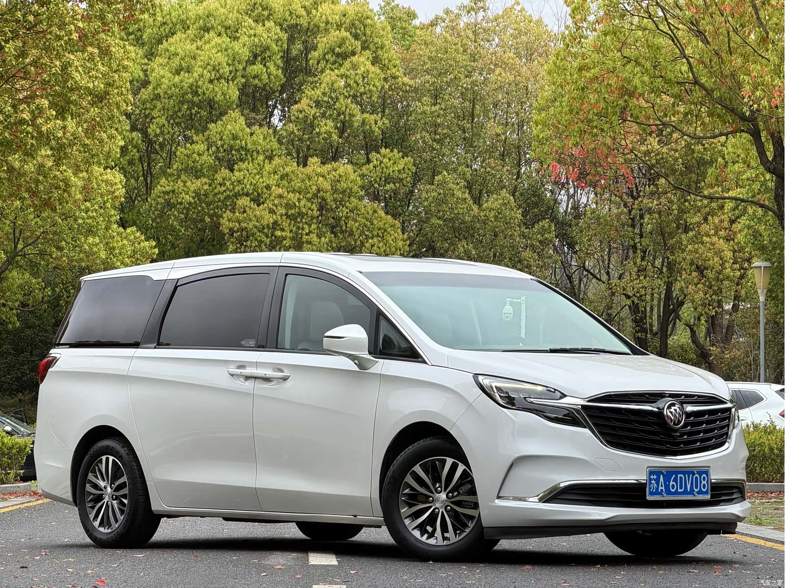 Buick GL8, 2021 3