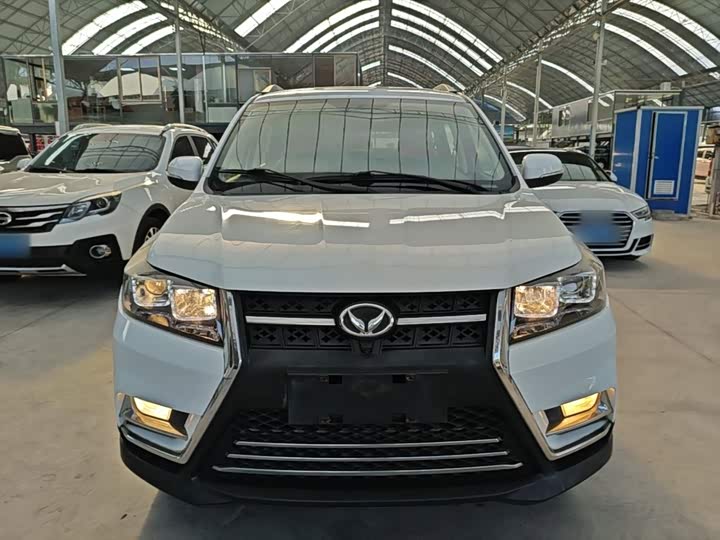BAIC Huansu S3 2016 S3 L 1.5L МКПП zun xiang xing