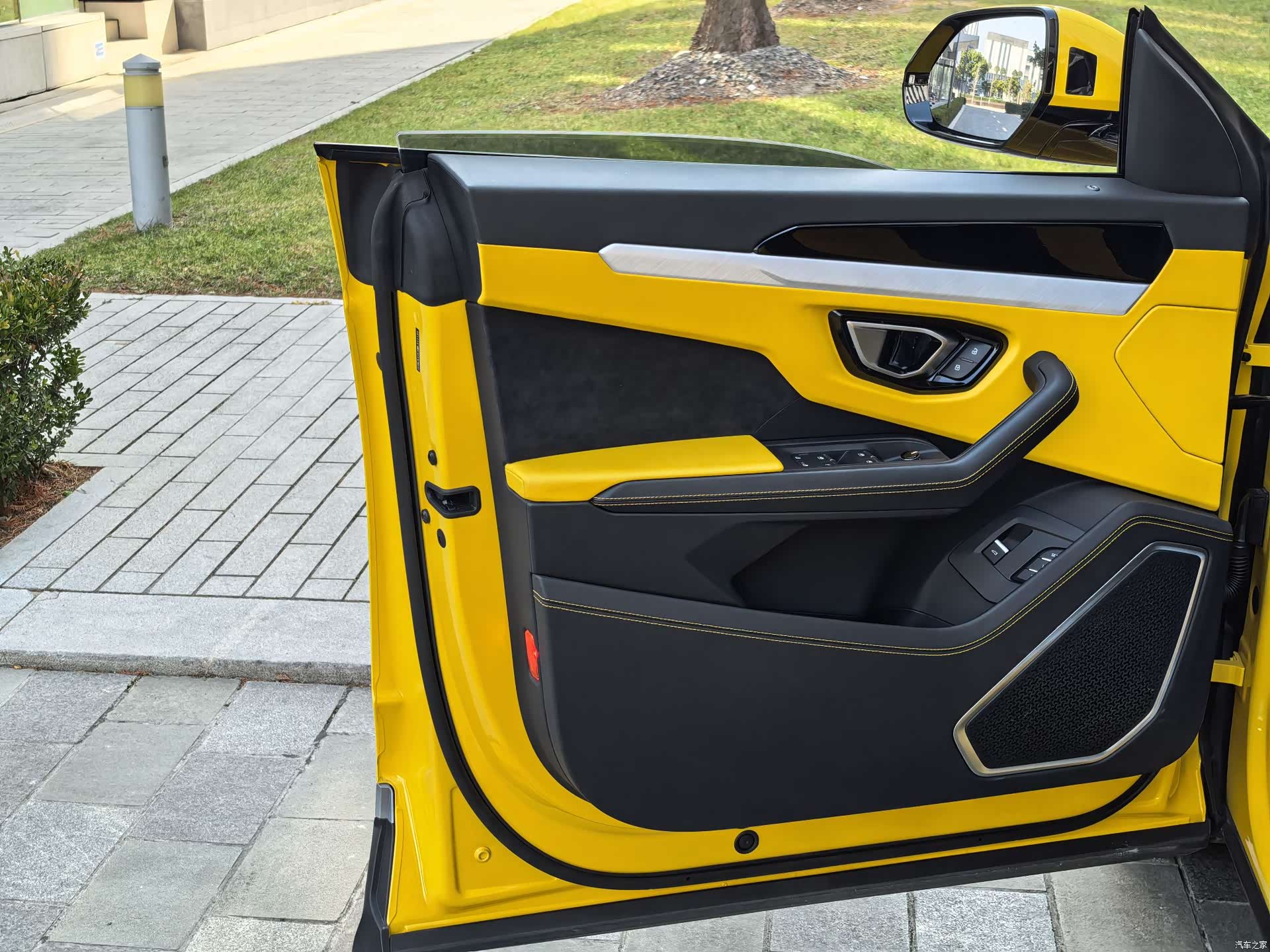 Lamborghini Urus, 2023 7