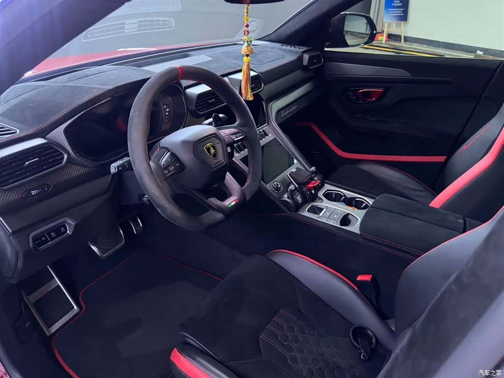 Lamborghini Urus, 2023 8