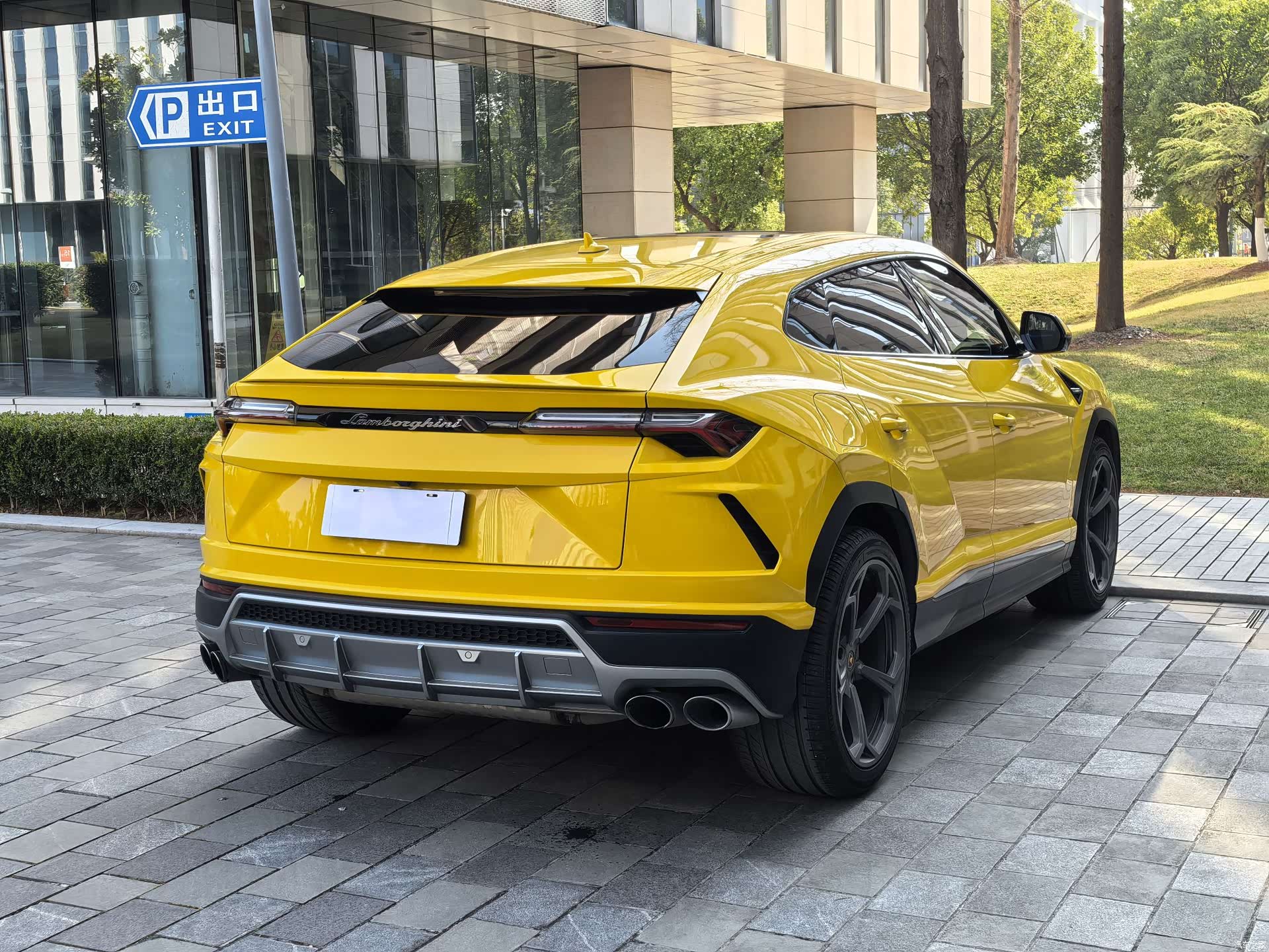 Lamborghini Urus, 2023 50