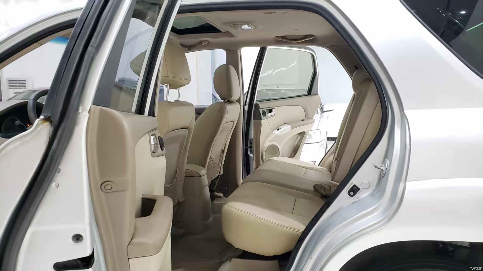 Kia GLS, 2008 8