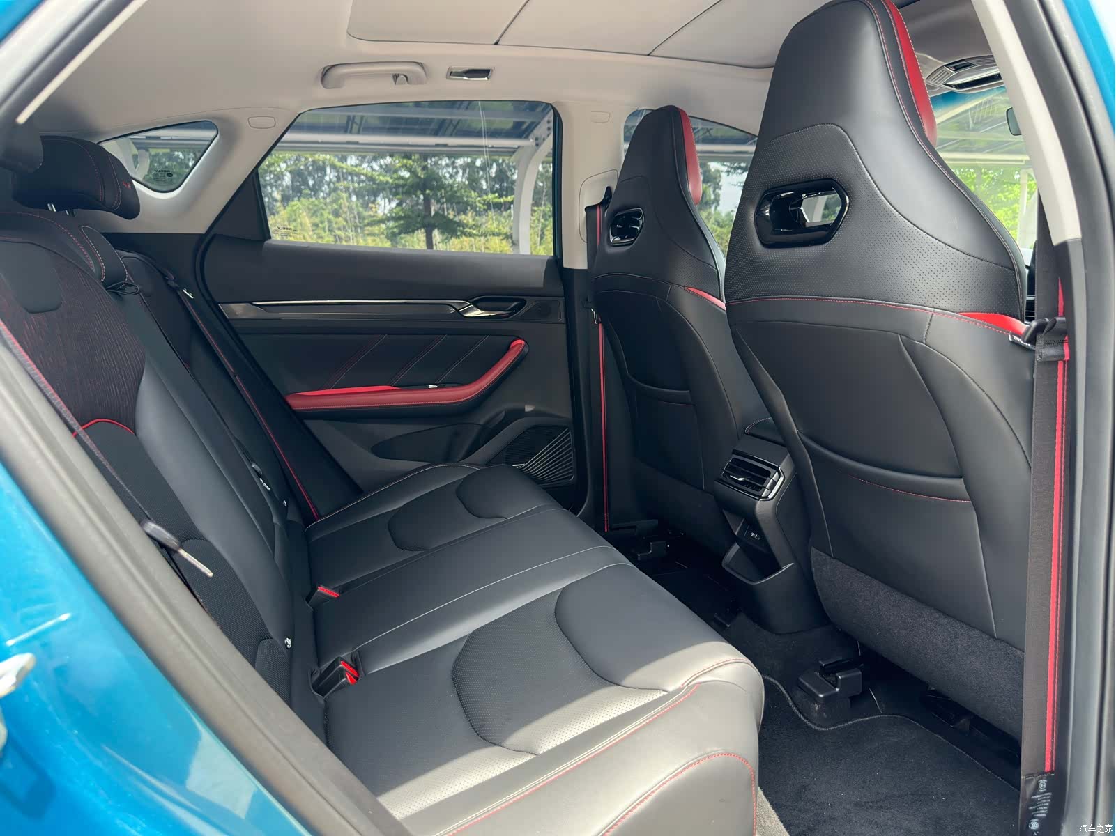 Geely Emgrand, 2022 14