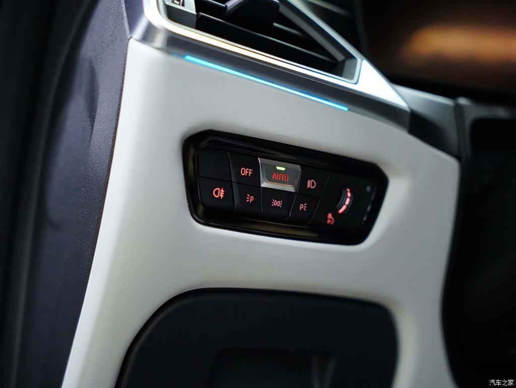 BMW M4, 2023 37