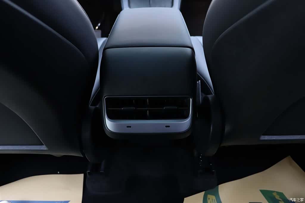 Tesla Model Y, 2022 20