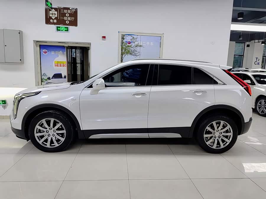 Cadillac XT4 2022, фото 3