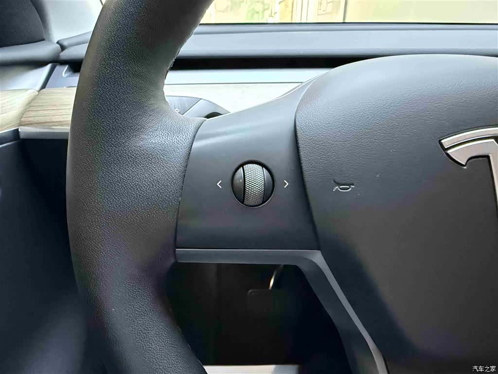 Tesla Model Y, 2022 10