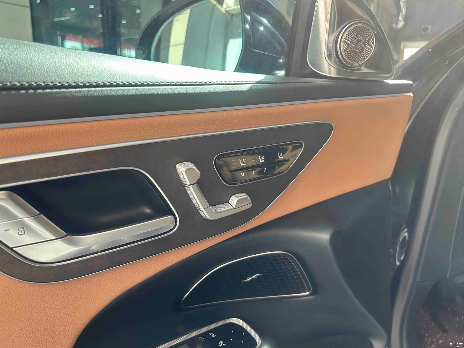 Mercedes-Benz E-Class, 2024 18