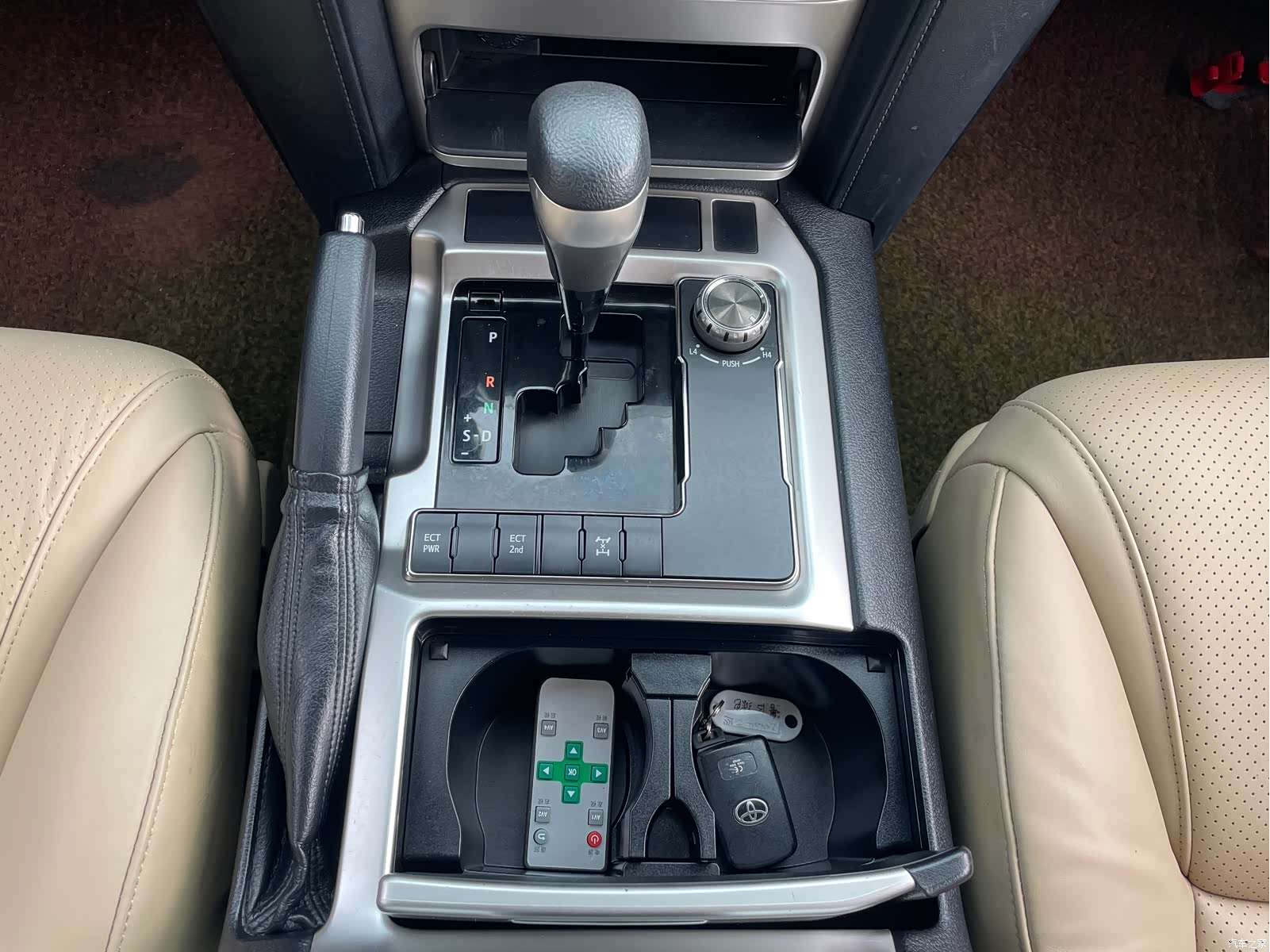 Toyota Land Cruiser, 2016 16