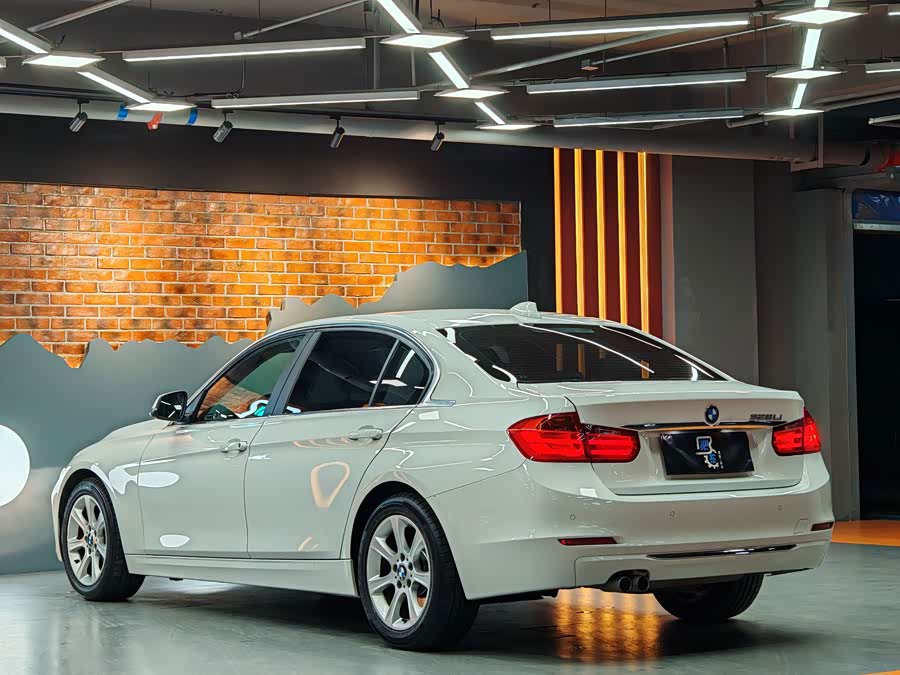 BMW 3 Series 2015, фото 22