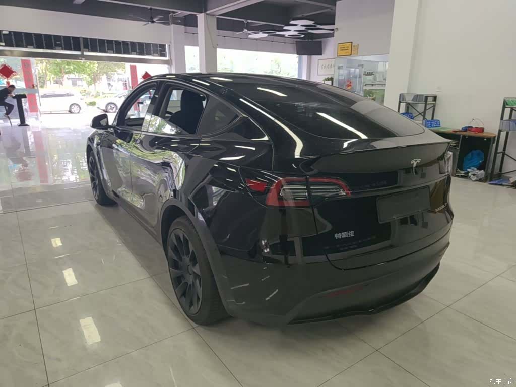 Tesla Model Y, 2023 23