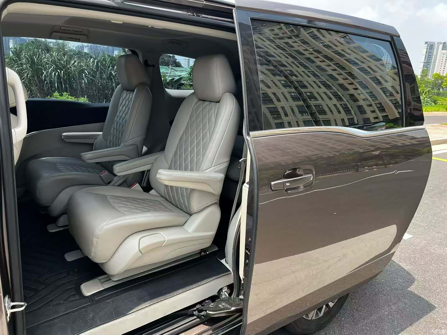 Buick GL8, 2023 3