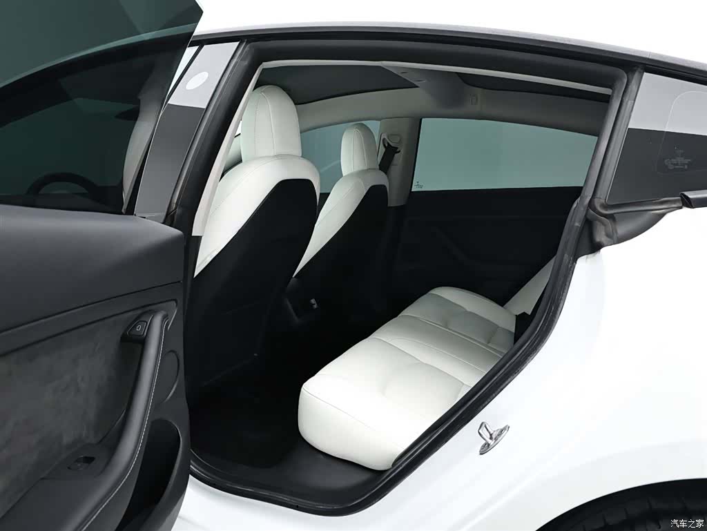 Tesla Model 3, 2023 15
