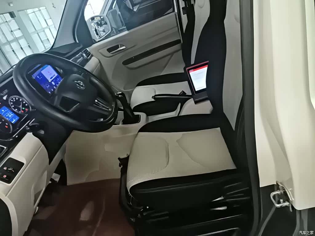 Changan V5, 2025 15
