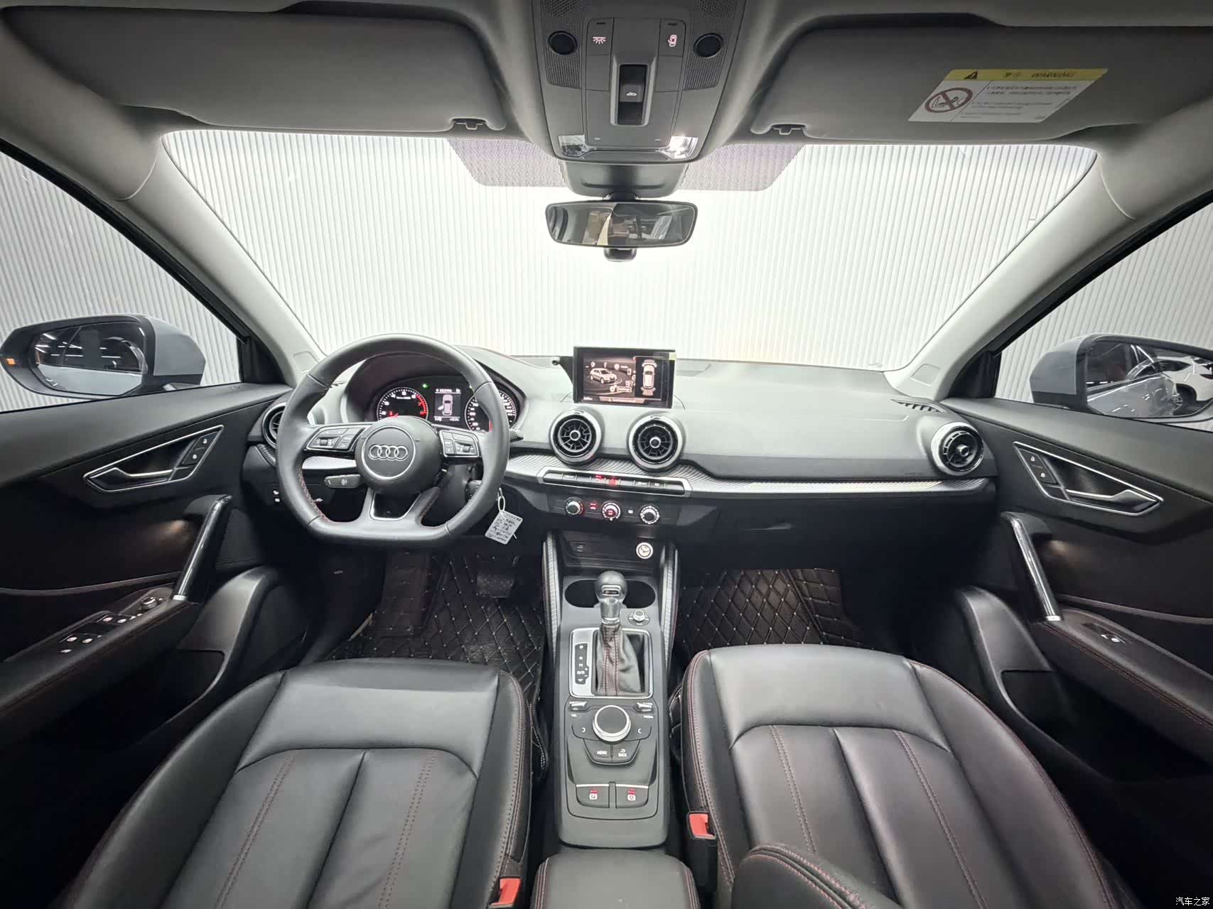 Audi Q2L, 2023 14