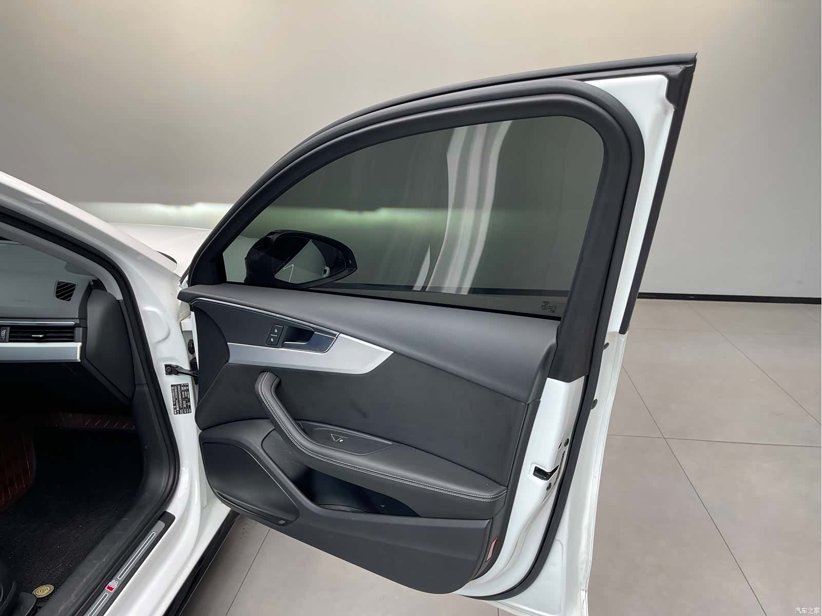 Audi A4L, 2023 30