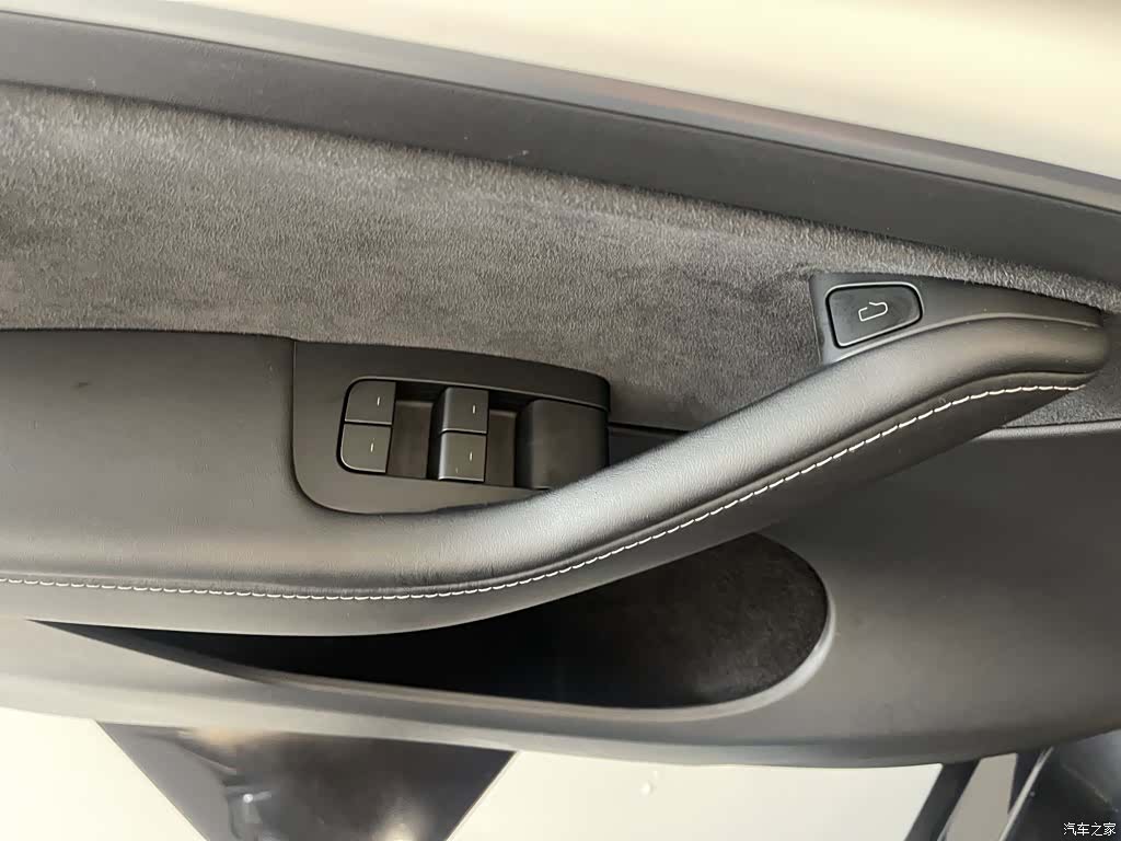 Tesla Model Y, 2025 25