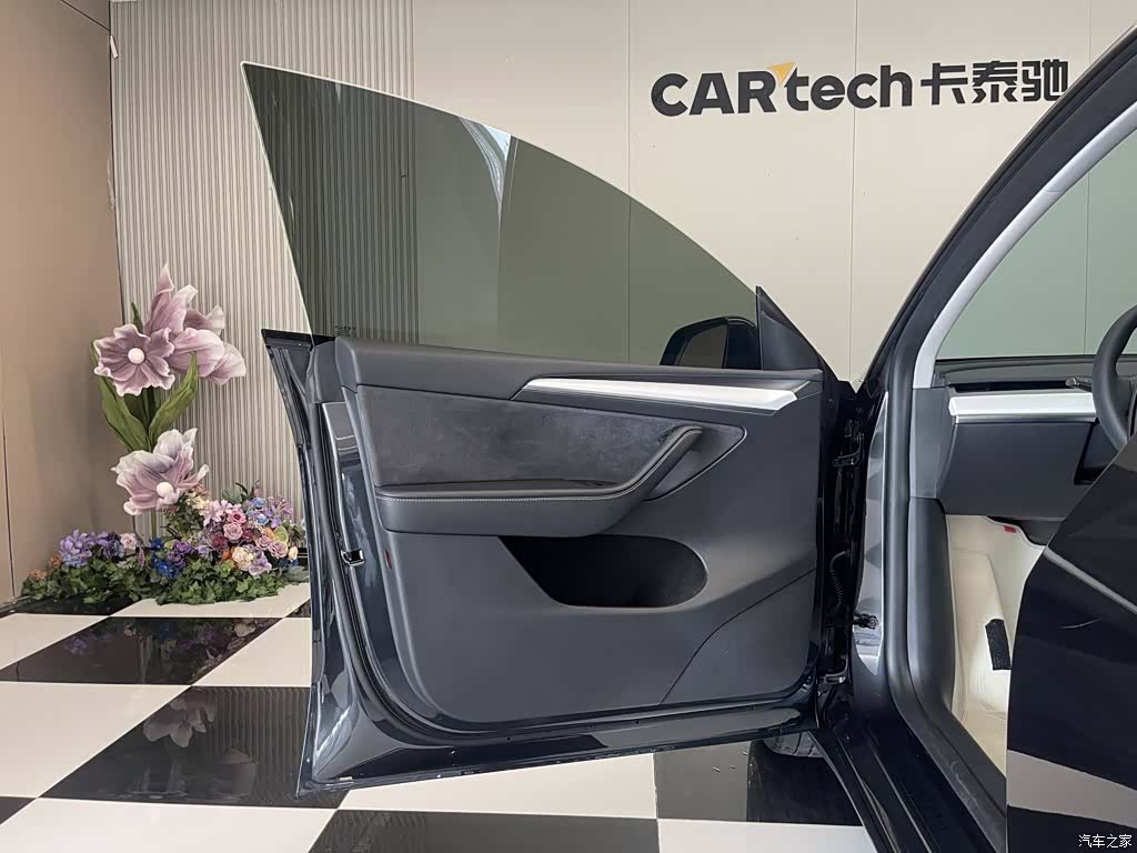 Tesla Model Y, 2025 15