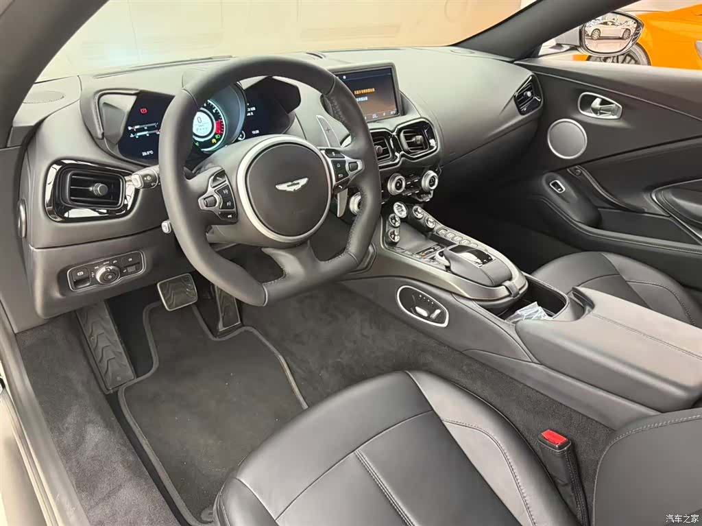Aston Martin Vantage, 2023 4