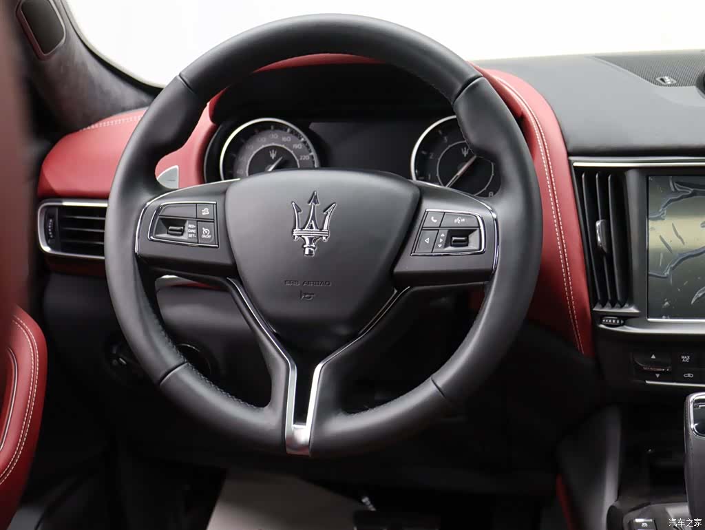 Maserati Levante, 2024 11