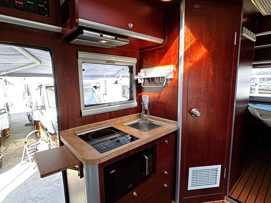 Mercedes-Benz Sprinter Motorhome 2013, фото 14