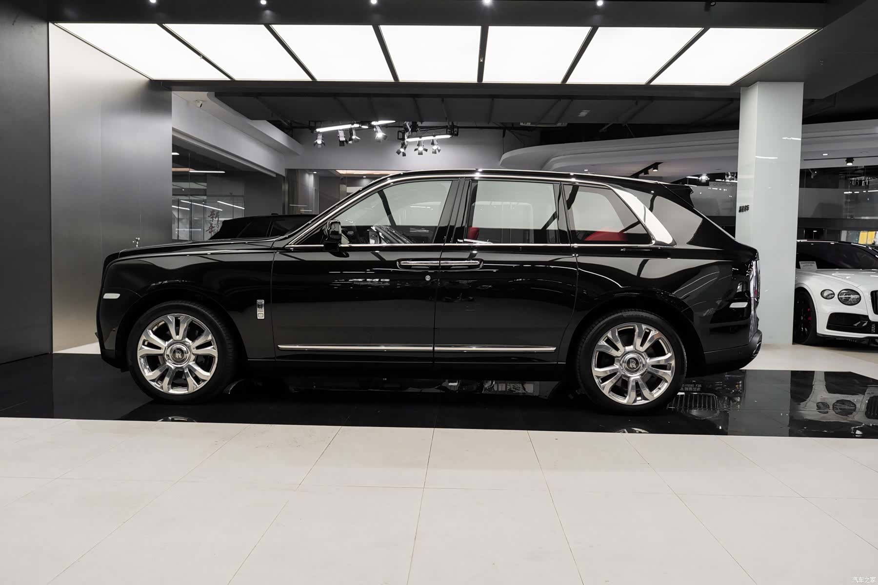 Rolls-Royce Cullinan, 2021 13