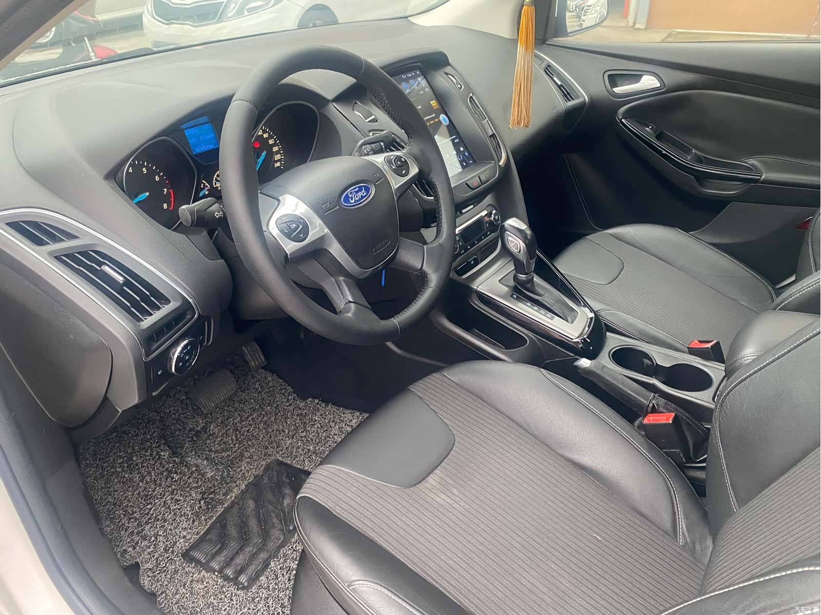 Ford Focus, 2014 8