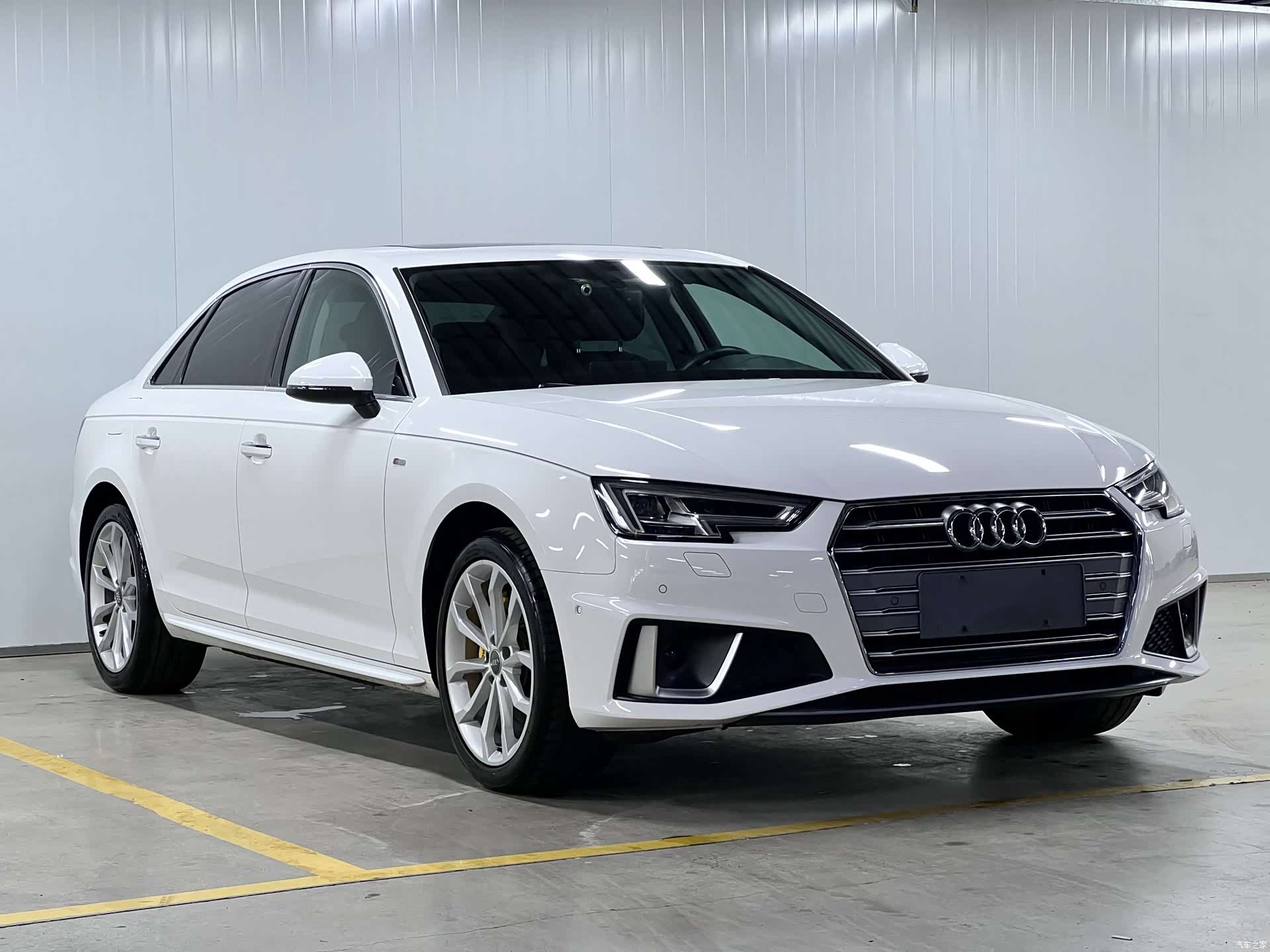 Audi A4L, 2019 3