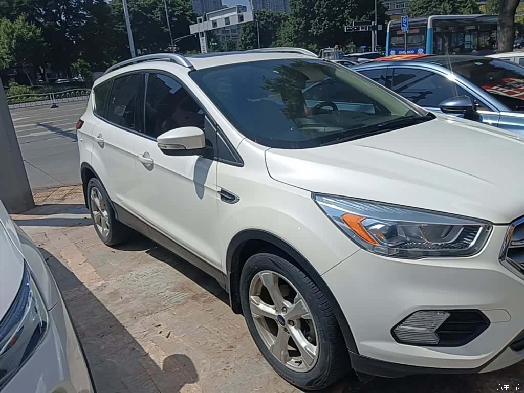 Ford Kuga, 2018 4